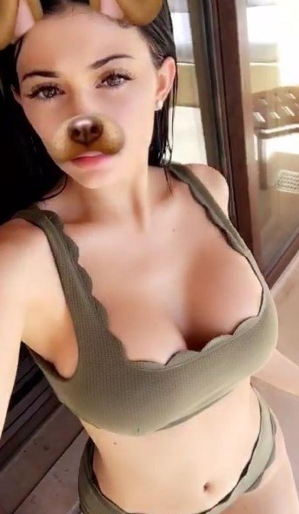 Kylie Jenner เซ็กซี่ ภาพถ่าย 28 2