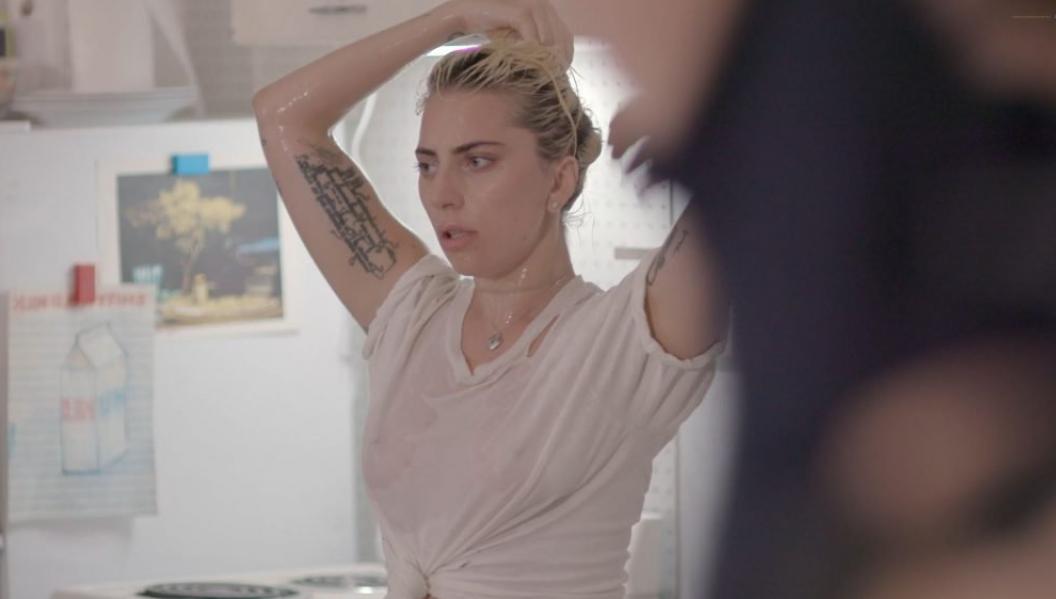Lady Gaga nackt 9