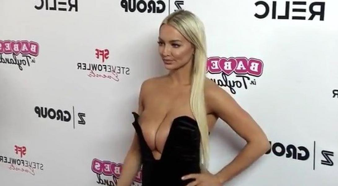 Lindsey Pelas Shows Off Her Huge Boobs For All Photos 29