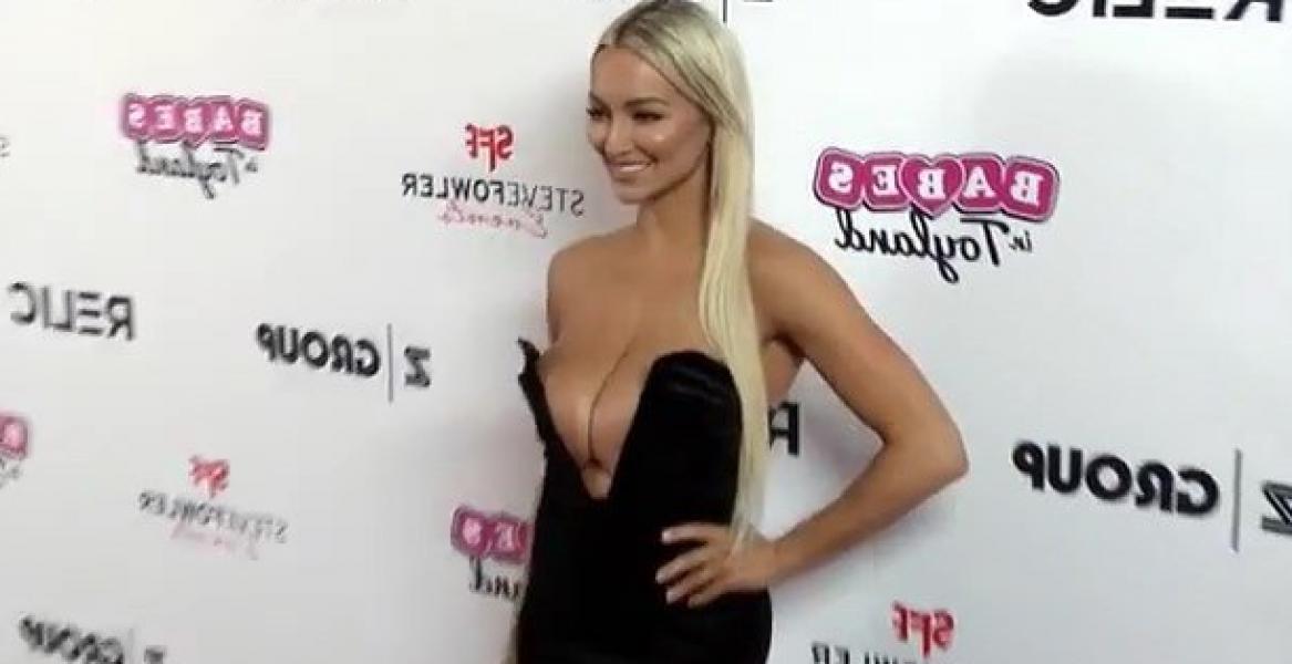Lindsey Pelas Shows Off Her Huge Boobs For All Photos 30