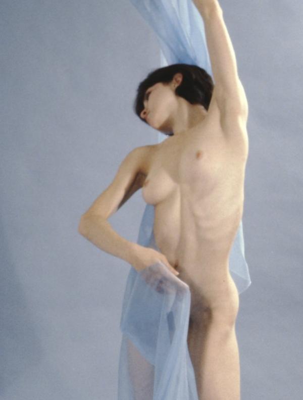 マドンナ・ヤングの裸の写真 13