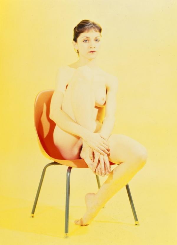 マドンナ・ヤングの裸の写真 3