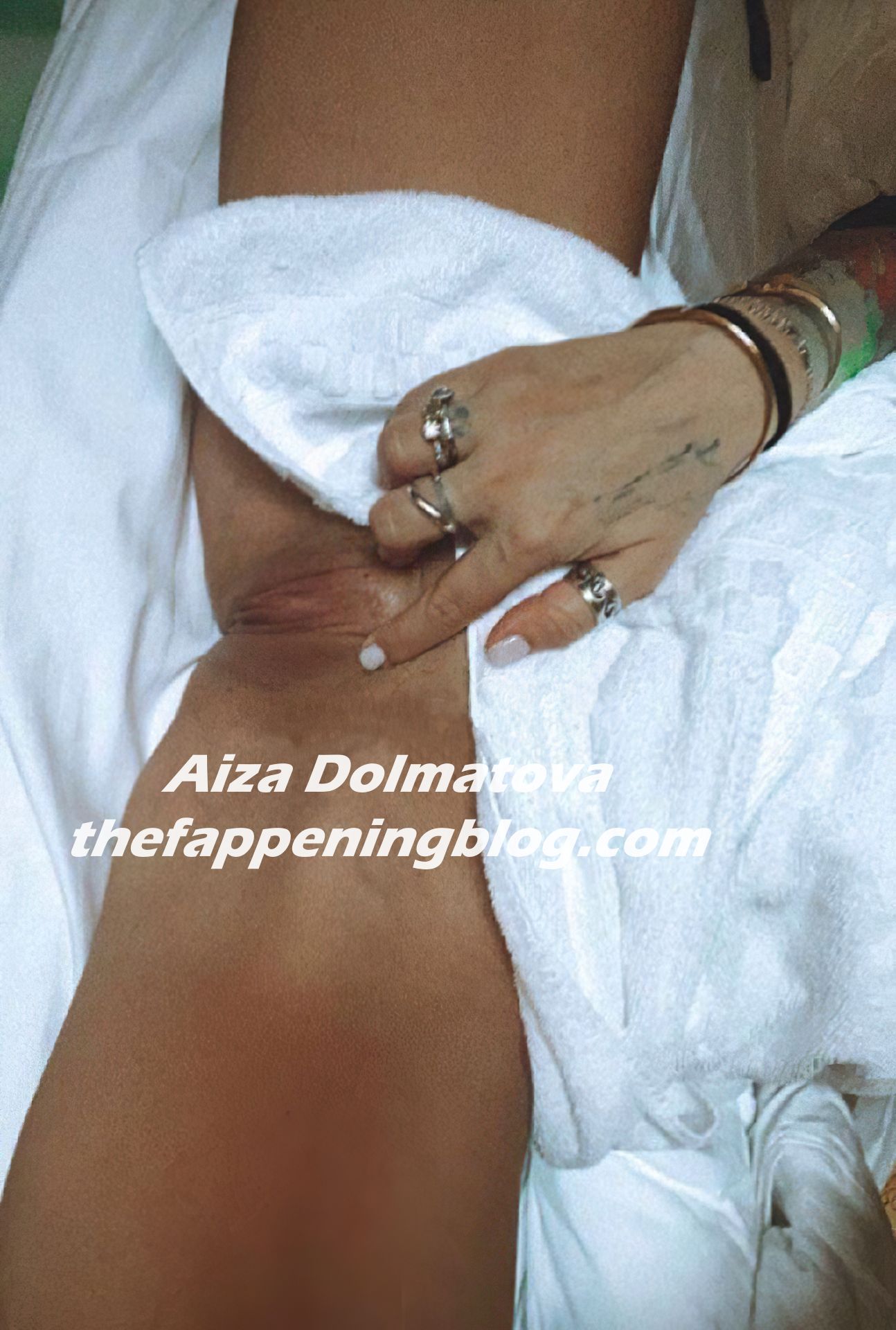 Aiza Dolmatova Shows Her Nude Pussy (1 Leaked Photo)