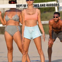 Alessandra Ambrosio Enjoys a Game with Friends on the Beach in Santa Monica 69 Photos