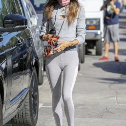 Alessandra Ambrosio Looks Fabulous In Grey Leggings at the Gym 94 Photos