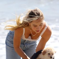 Alexis Ren is Pictured With Her New Puppy in Malibu 72 Photos