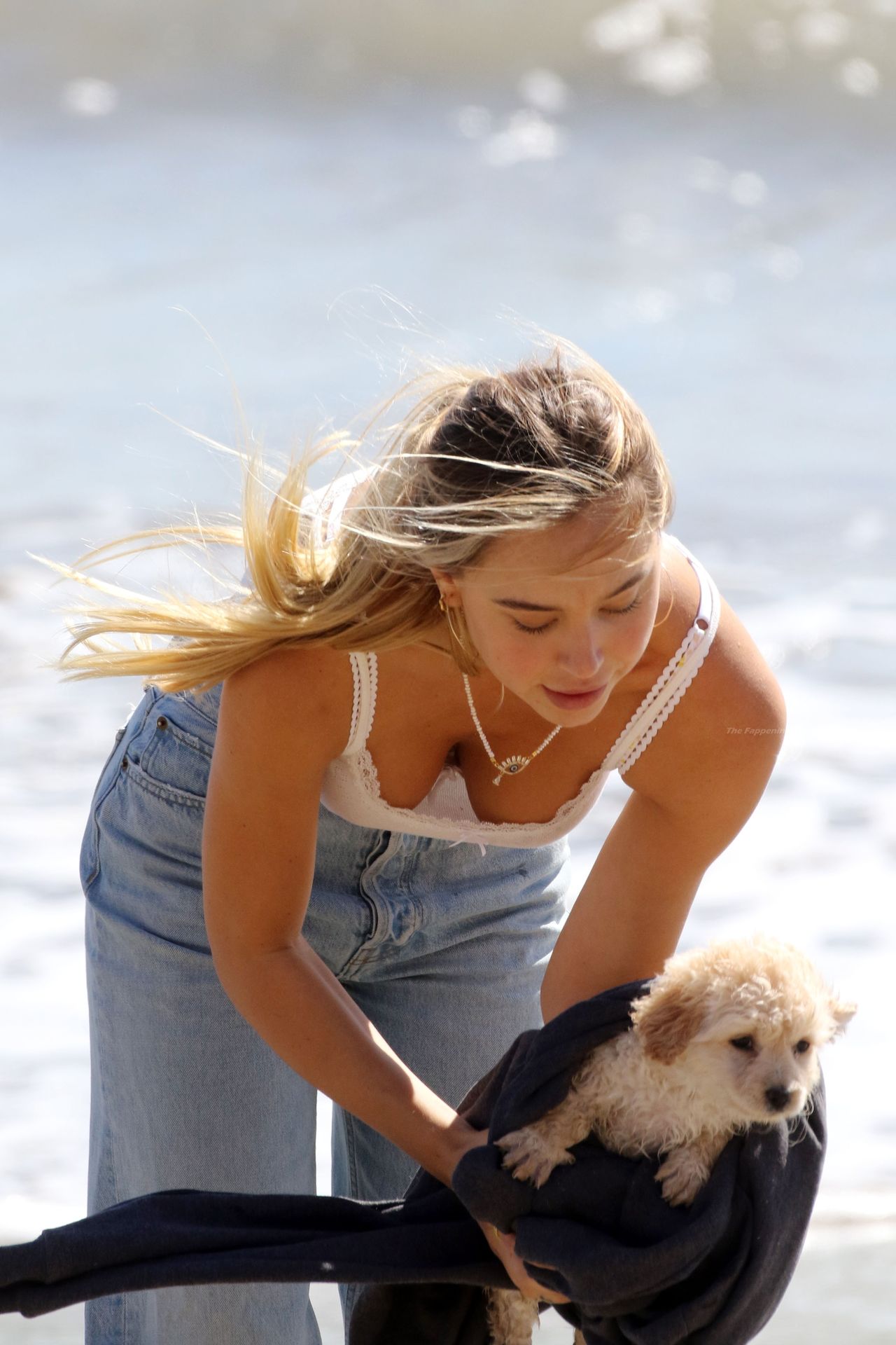 Alexis Ren is Pictured With Her New Puppy in Malibu (72 Photos)