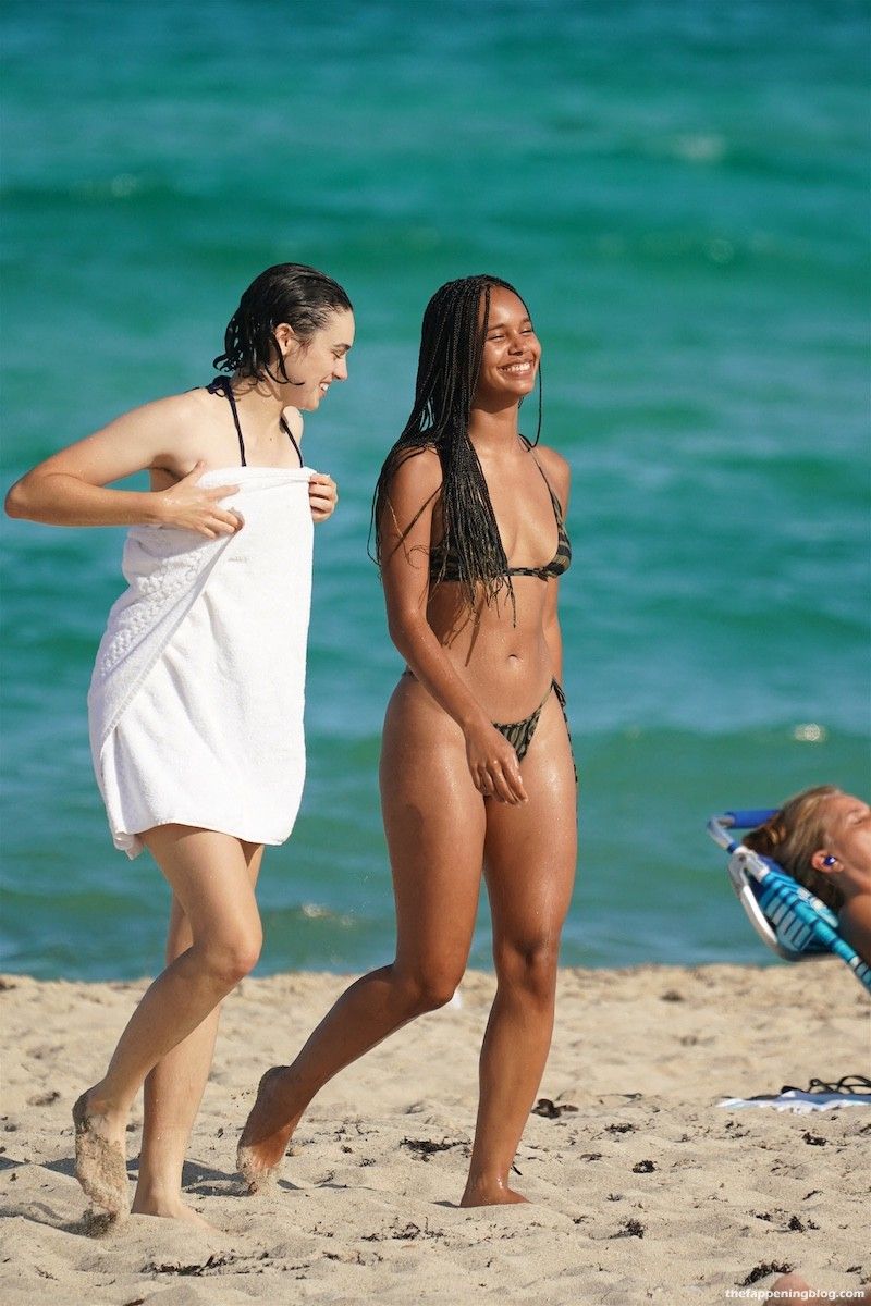 Alisha Boe is Seen in a Brown Bikini at the Beach in Miami (16 Photos)