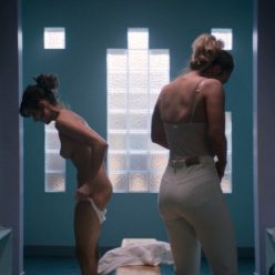 Alison Brie Betty Gilpin etc Nude 038 Sexy 8211 Glow 2017 s01e01 8211 HD 1080p