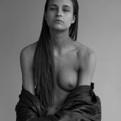 Alyssia McGoogan Topless 5 Photos