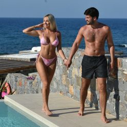 Amber Turner 038 Dan Edgar Relax by the Pool and Take Selfies During a Recent Holiday 12 Photo