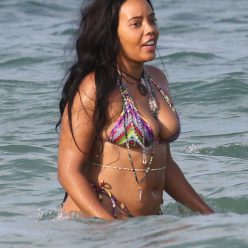 Angela Simmons Shows Off Her Curves on the Beach in Miami 18 Photos