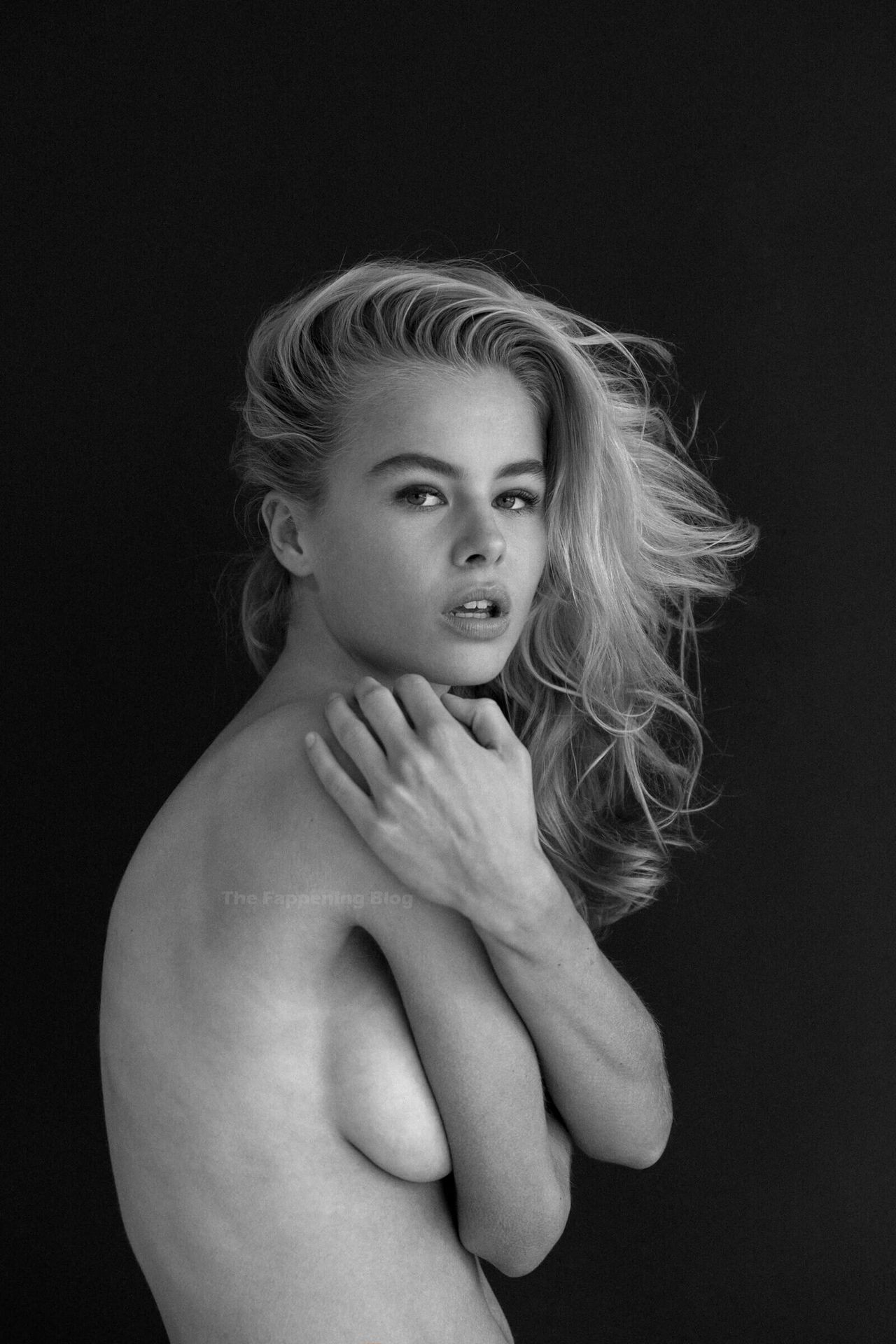 AnneKee Molenaar Sexy & Topless (22 Photos)