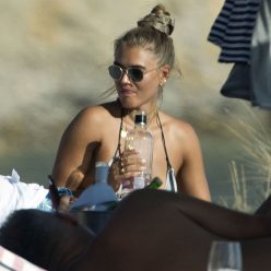 Arabella Chi Looks Sensational Showing Off Her Sultry Body in Ibiza 29 Photos