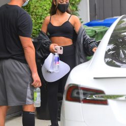 Ariana Grande Shows Off Her Toned Abs and Pokies After An Intense Workout In LA 10 Photos