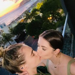 Ashley Benson 038 Cara Delevingne Lesbian Kiss 2 Photos