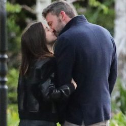 Ben Affleck 038 Ana de Armas Can8217t Take Their Hands Off Each Other During Romantic