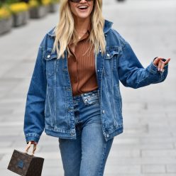 Braless Ashley Roberts is Spotted at Global Studios 22 Photos