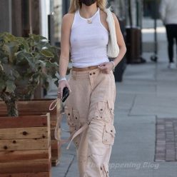 Braless Delilah Belle Hamlin Arrives at Lunch with Friends in LA 22 Photos