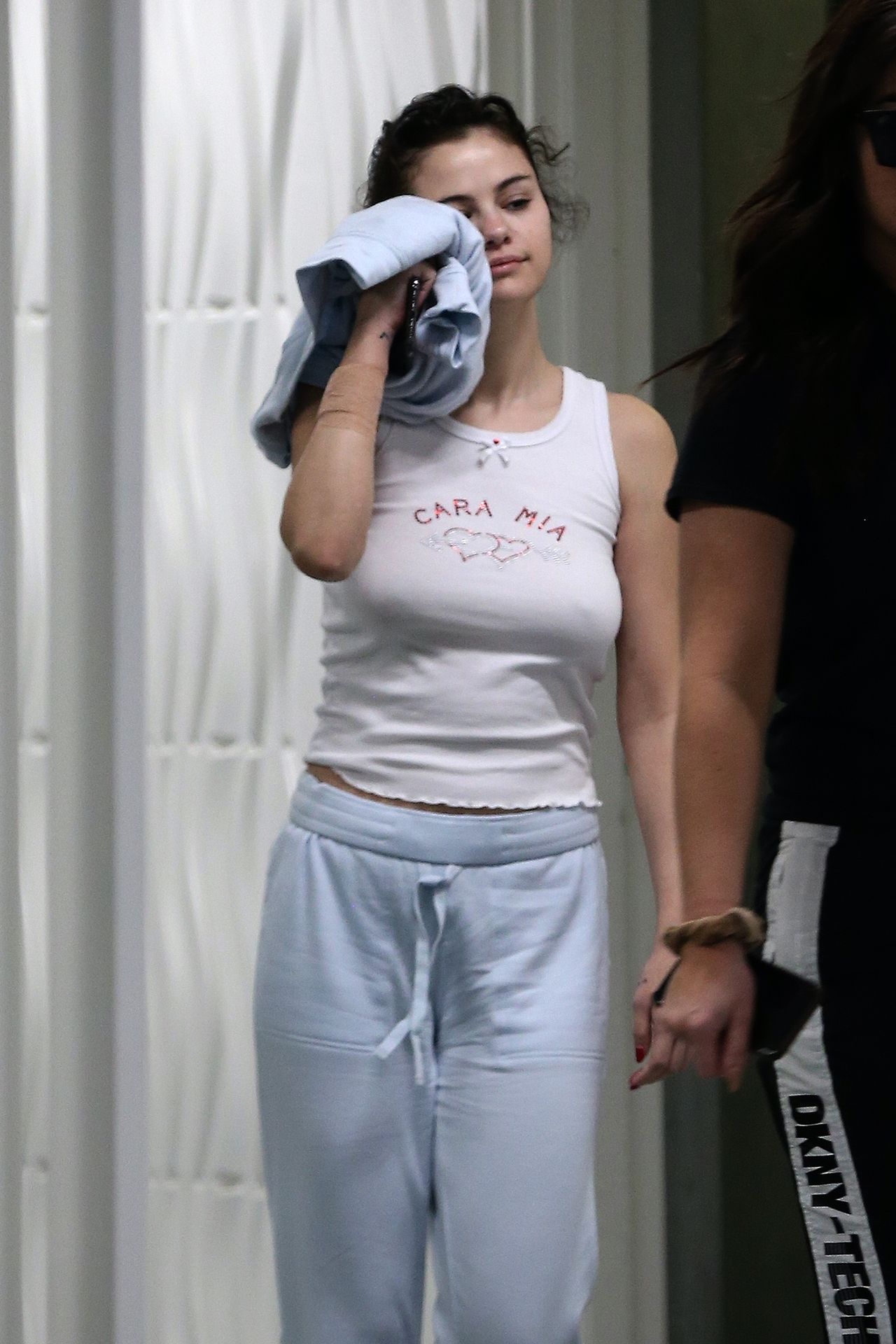 Braless Selena Gomez Visit to the Doctor’s Office in Los Angeles (11 Photos)