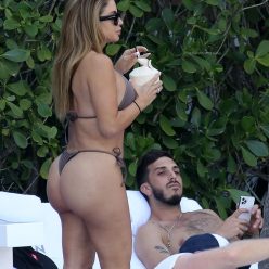 Busty Larsa Pippen Relaxes with a Mystery Man by the Pool in Miami 58 Photos