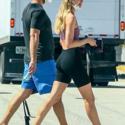 Candice Swanepoel Takes a Sunny Day Stroll in South Florida 21 Photos