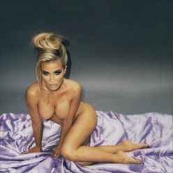 Carmen Electra Nude 3 Photos
