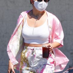 Charli XCX Steps Out to Pick Up Some Lunch to Go 13 Photos