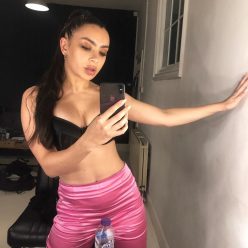 Charli XCX8217s Tits on Instagram 12 Pics GIFs