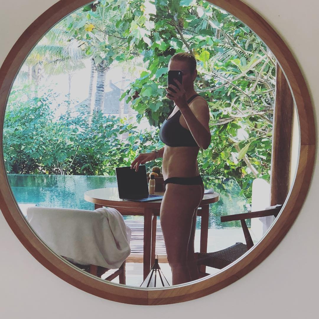 Chelsea Handler Nude  Sexy (7 Pics + GIFs  Videos)