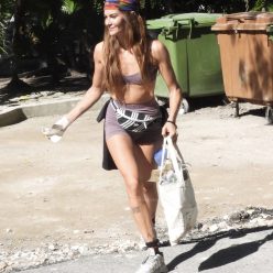 Clara Berry Volunteers to Pick Up Trash on the Streets of Mexico 41 Photos