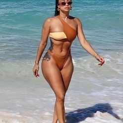 Draya Michele Puts on a Cheeky Display While Vacationing in Turks and Caicos 16 Photos