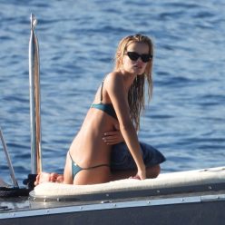Frida Aasen 038 Tommy Chiabra Are Seen Relaxing on a Yacht in South of France 55 Photos