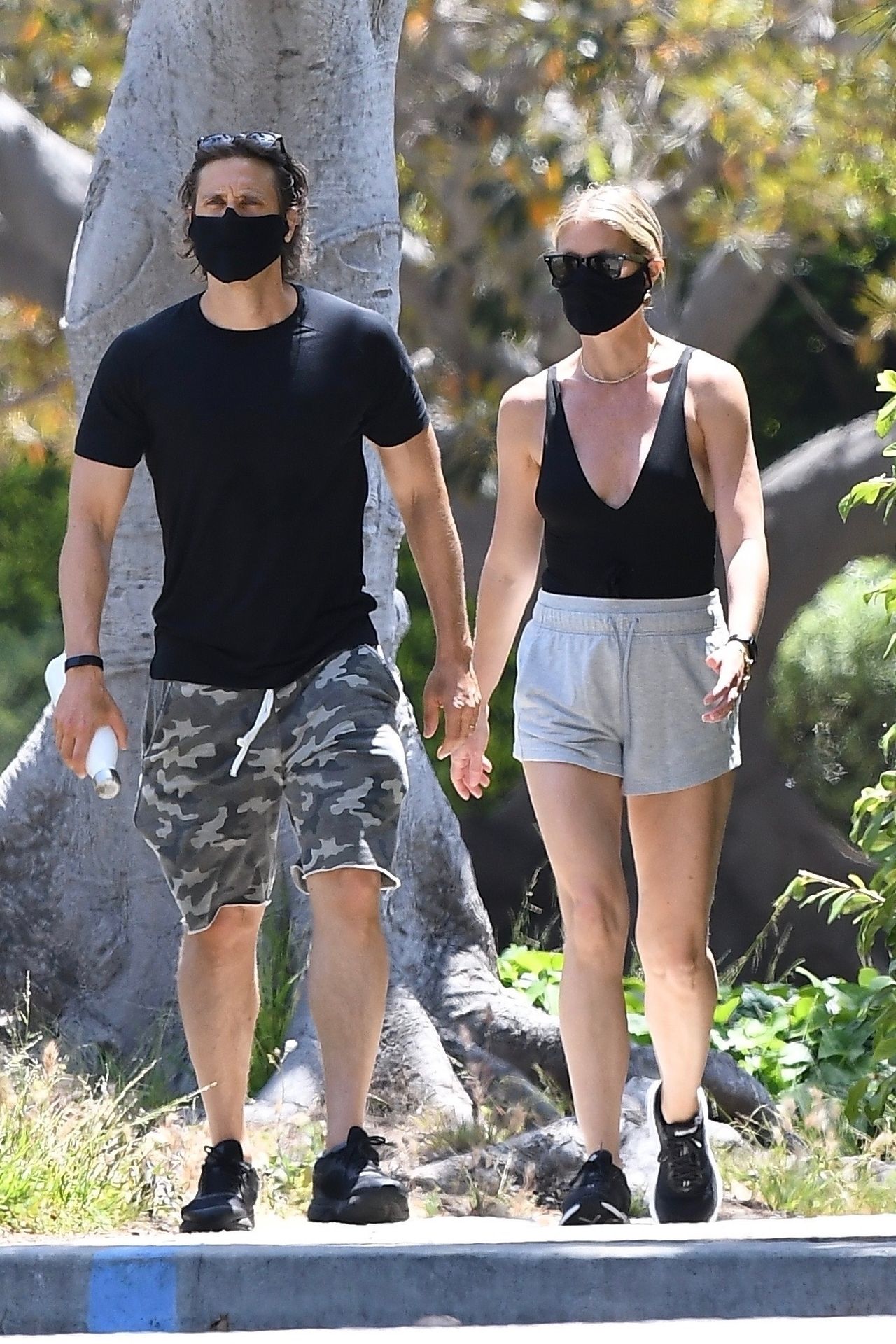Gwyneth Paltrow  Brad Falchuk Go Out For an Afternoon Stroll (22 Photos)