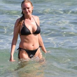 Heather Graham Puts On a Black Bikini Show Out On Her Holiday in Sardinia 18 Photos