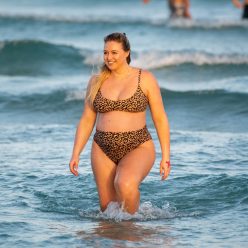 Heavily Pregnant Model Iskra Lawrence Takes A Sunset Dip In Miami Beach 44 Photos