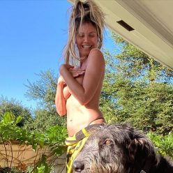Heidi Klum Goes Topless 6 Photos