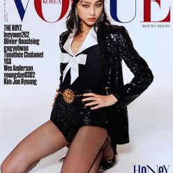 Hoyeon Jung Sexy 038 Topless 8211 Vogue Korea November 2021 Issue 11 Photos