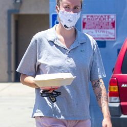 Ireland Baldwin Takes Leftovers to Go After Having Lunch with a Boyfriend 27 Photos