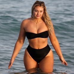 Iskra Lawrence Sexy 41 Photos