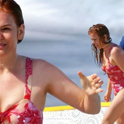 Isla Fisher Shows Off Her Sexy Body in a Swimsuit 6 New Photos