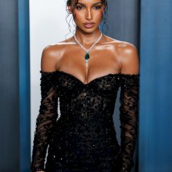 Jasmine Tookes Wows With Her Cleavage at the Vanity Fair Oscar Party 26 Photos GIF 038 Video