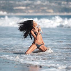 Jaylene Cook Shows Off Her Sexy Bikini Body on the Set of a Beach Photoshoot 41 Photos