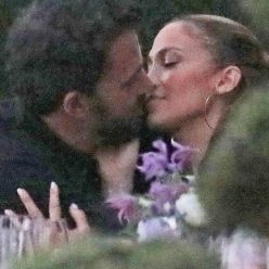 Jennifer Lopez 038 Ben Affleck Show Love Isn8217t Lost as They Pack on the PDA During