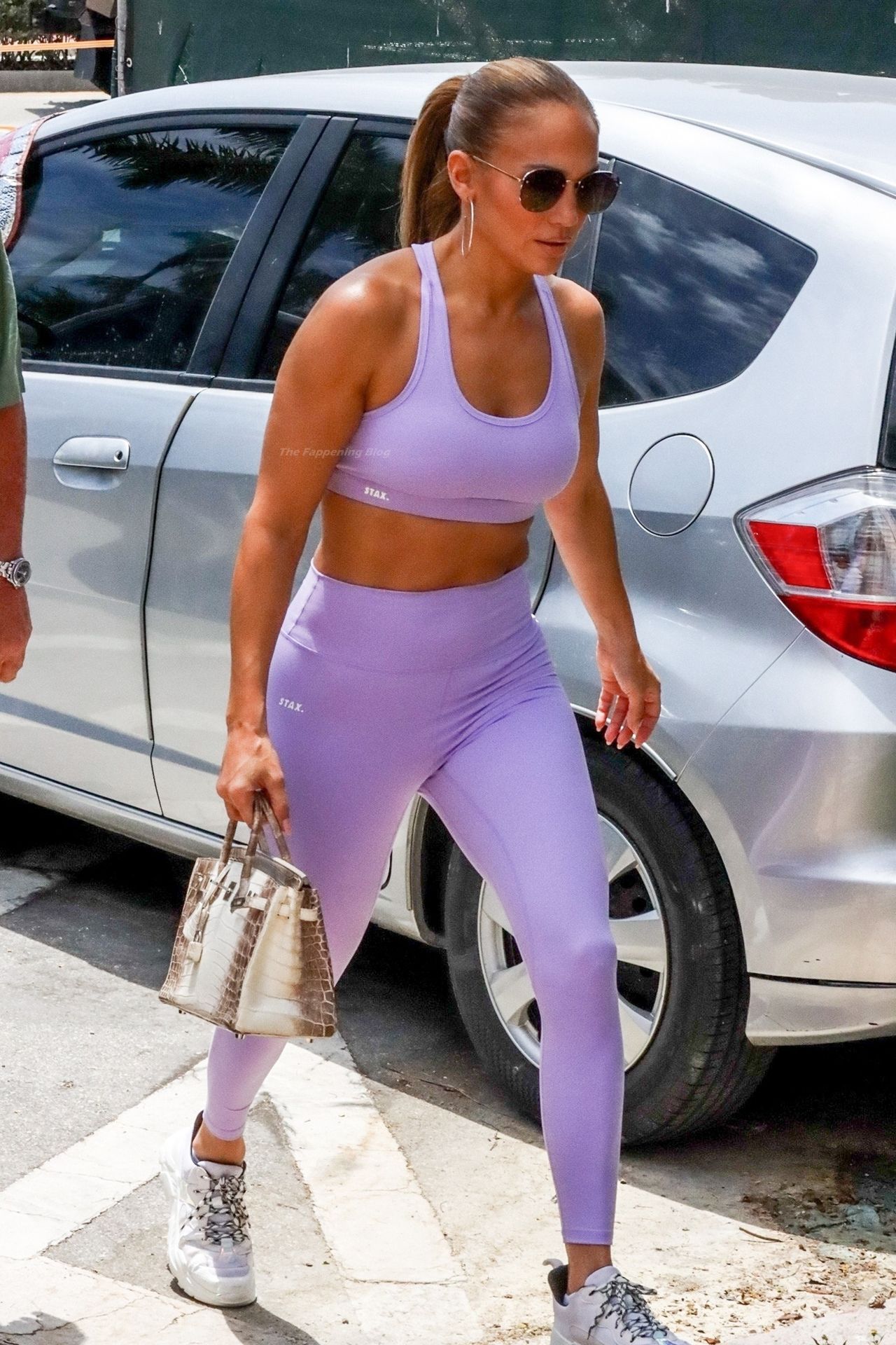 Jennifer Lopez Dons Another Sexy Ab-Baring Gym Outfit in Miami (22 Photos)