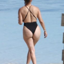 Jennifer Lopez Goes Paddle boarding in Turks and Caicos Islands 49 Photos