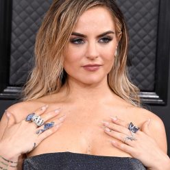 JoJo Shows Her Legs and Cleavage at the 62nd Annual Grammy Awards 42 Photos
