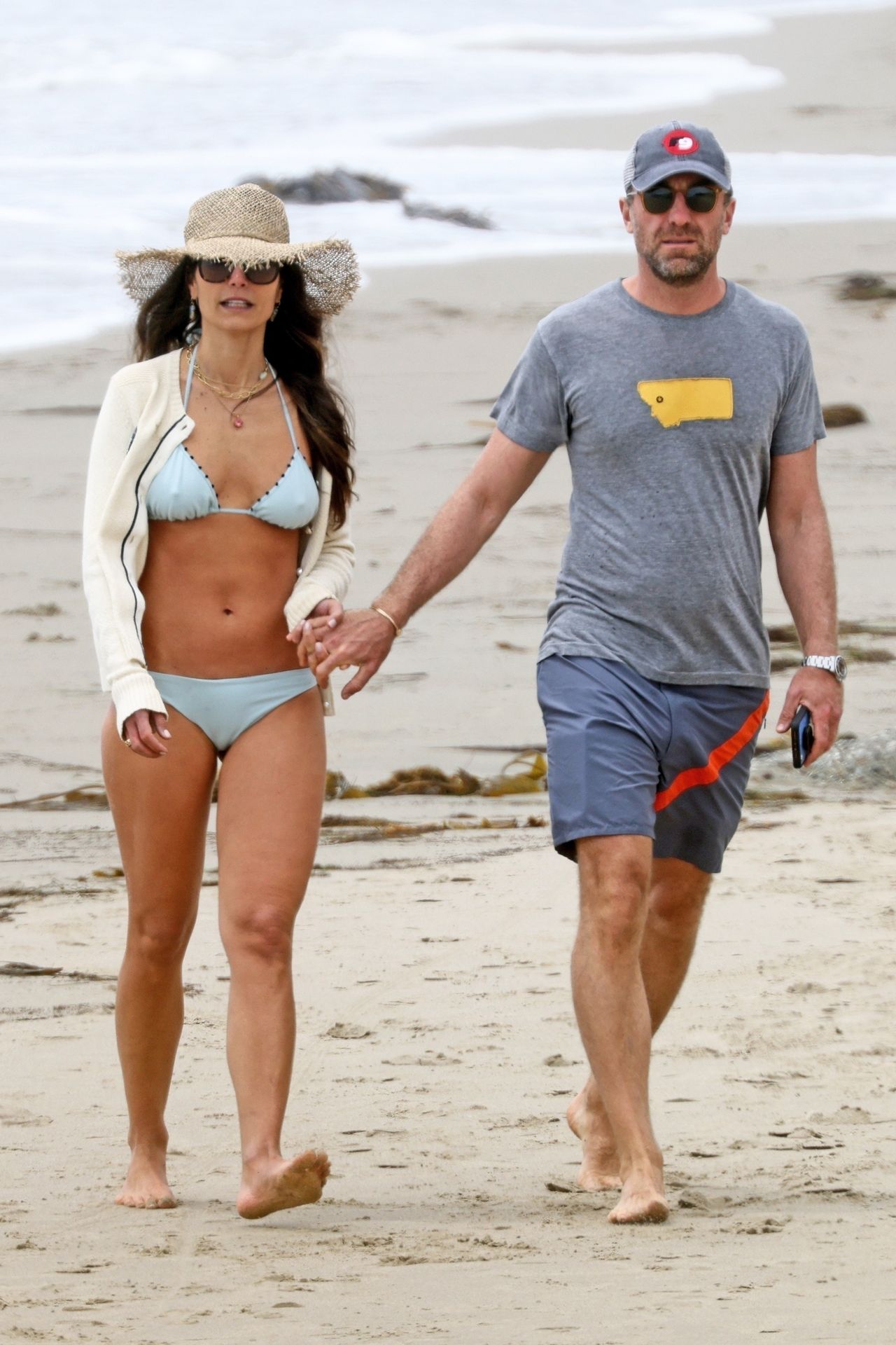 Jordana Brewster & Mason Morfit Have a Romantic Picnic at the Beach (34 Photos)