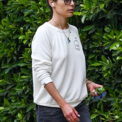 Jordana Brewster Goes Bralelss For Solo Mother8217s Day Stroll 38 Photos