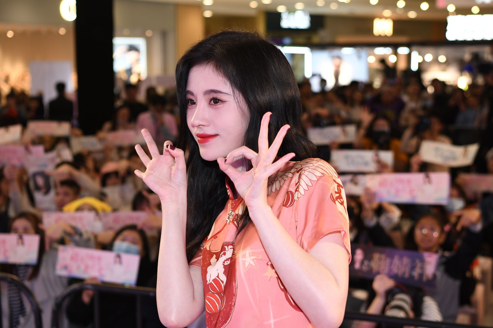 Ju Jingyi Displays Her Sexy Legs at the Event in Shanghai (75 Photos)